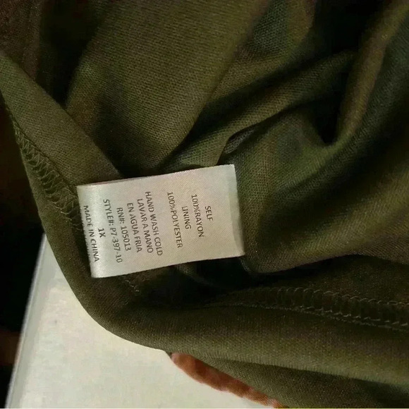 Andrew by Unit Olive Green Floral Dress. NWT. Size 1X. - Picture 5 of 7